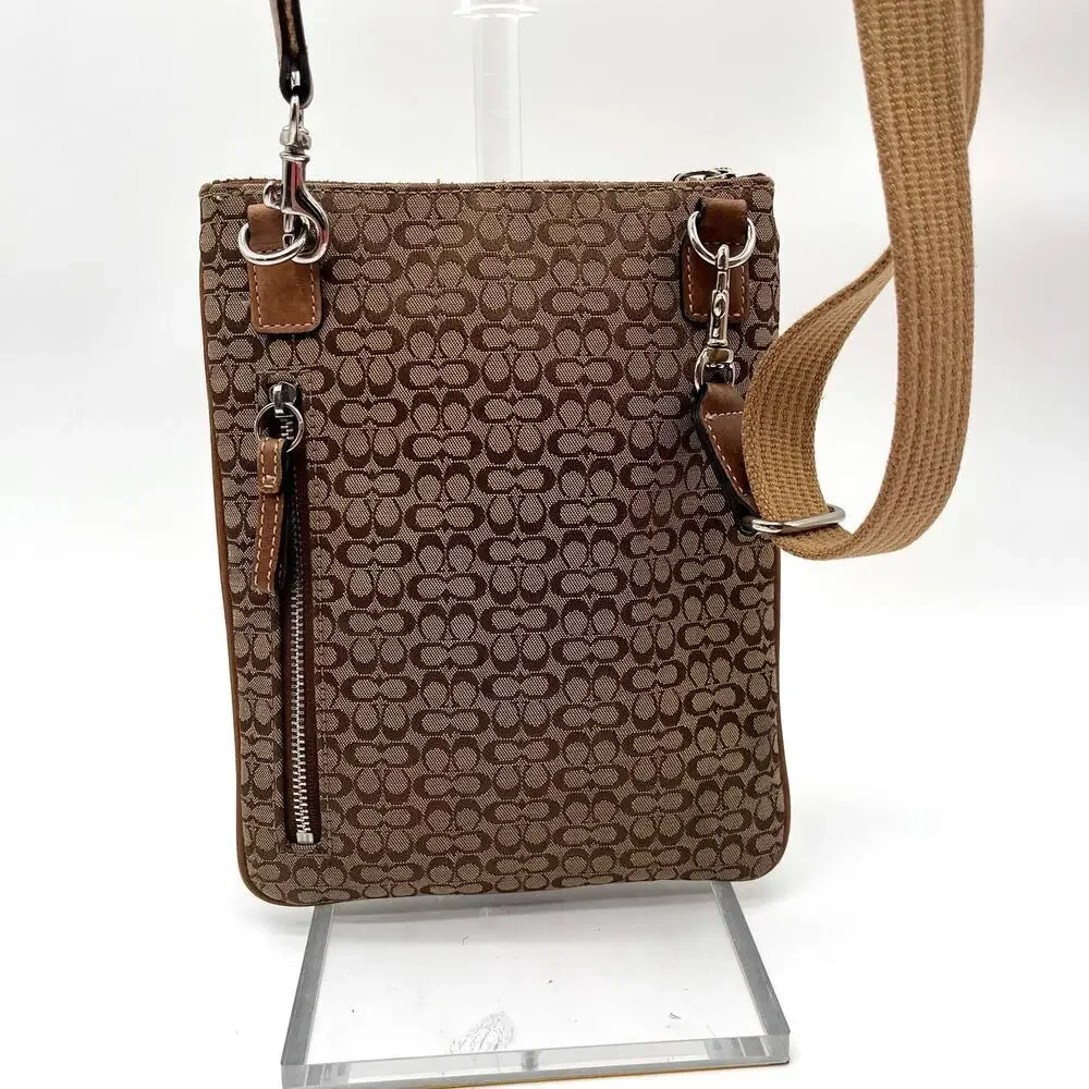 COACH Vintage Signature Micro C Swingback, Brown